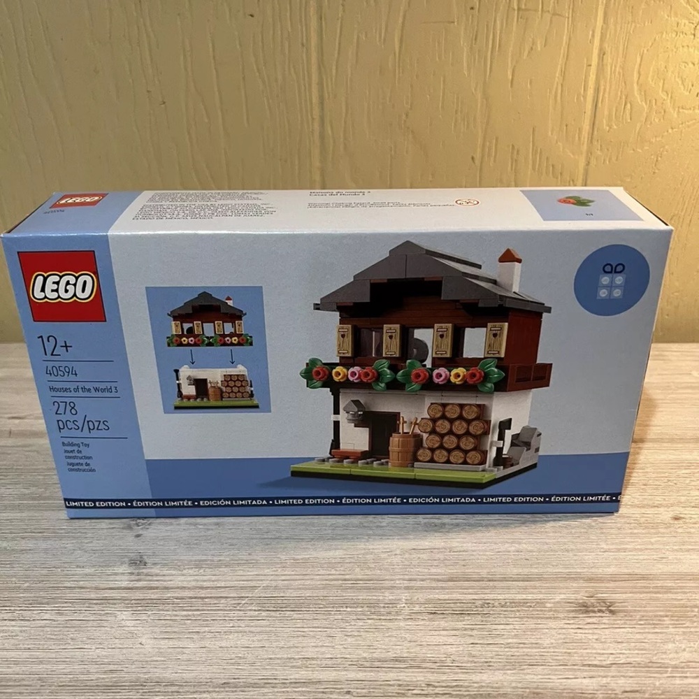 NIB - LEGO -  Houses of the World - Limited Edition - GWP